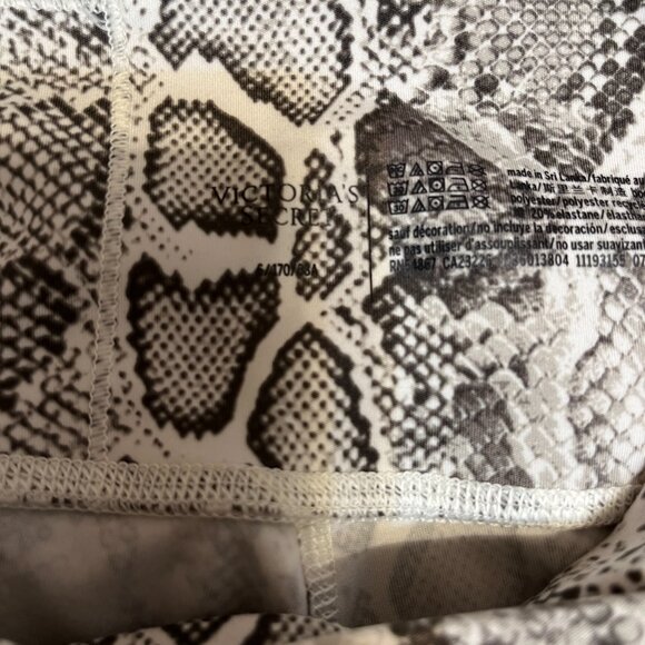 Victoria Secret Snake Print Leggings - Picture 4 of 4